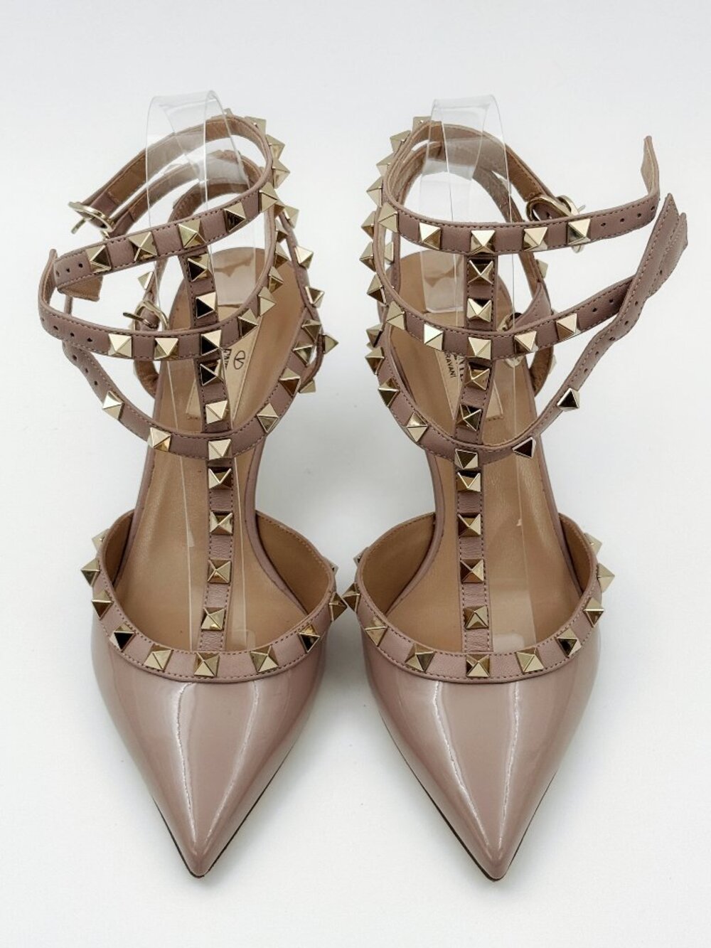 Valentino Rockstud pointed-toe Heels in nude/pink patent leather